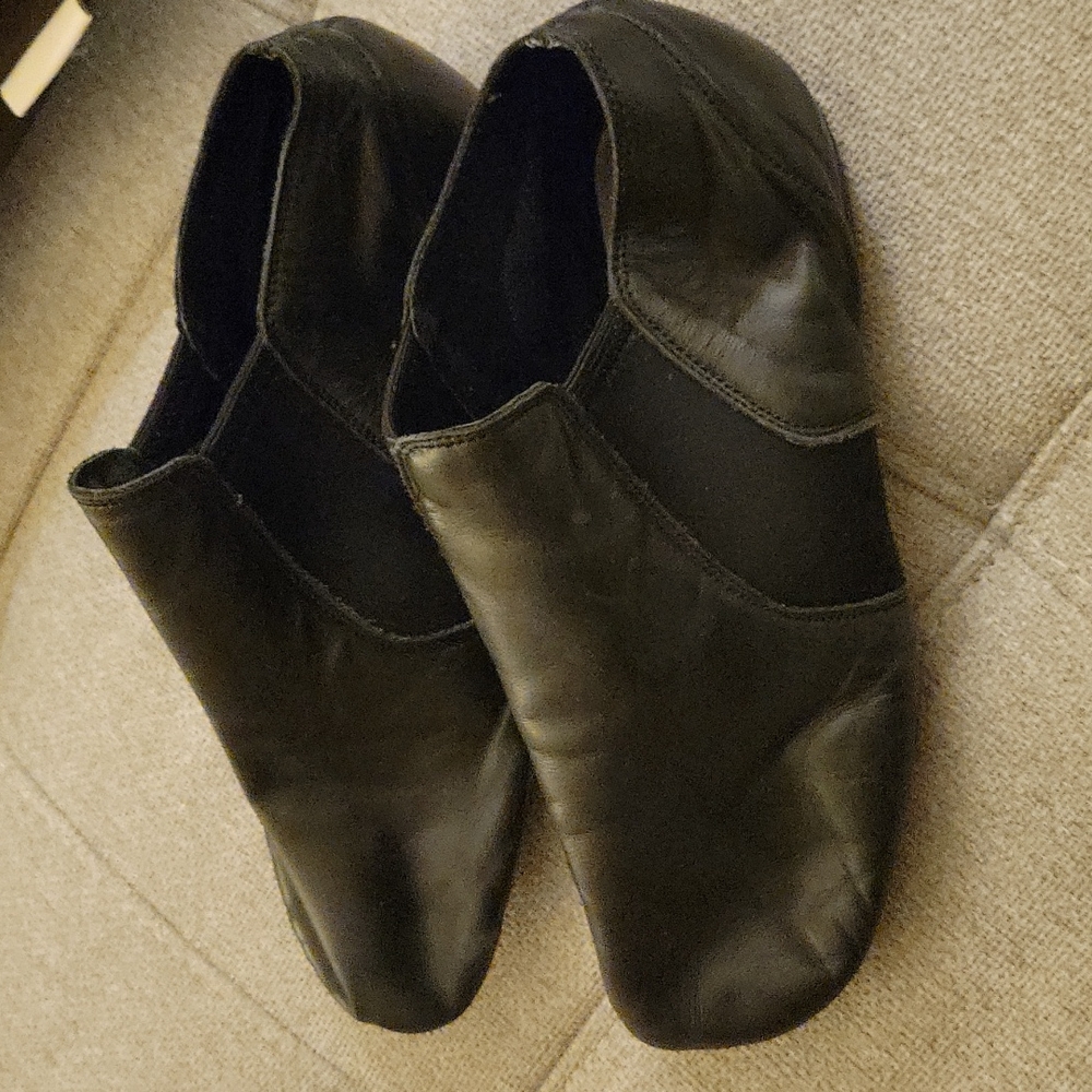 Jazz shoes. Revolution Dance shoes.  Size 9